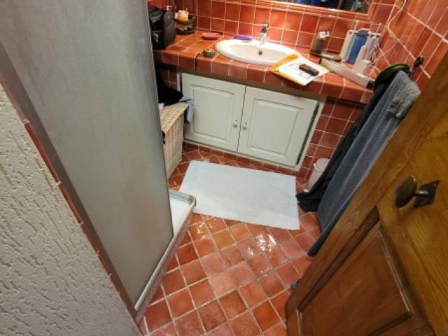 Rénovation d’une salle de bain à Peynier : un projet lumineux au style provençal contemporain