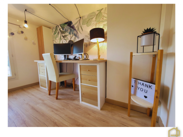 Chambre d’Amis Transformée en Bureau pour Télétravail près d’Aix-en-Provence