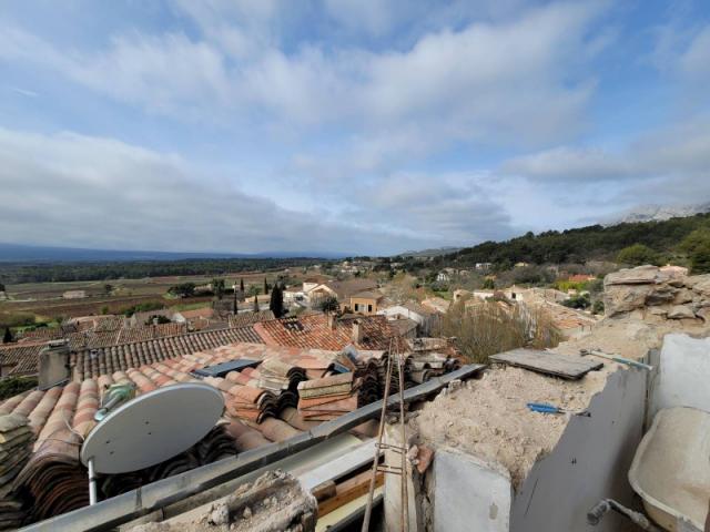 Rénovation et décoration complète d’une maison de village à Puyloubier (13114)